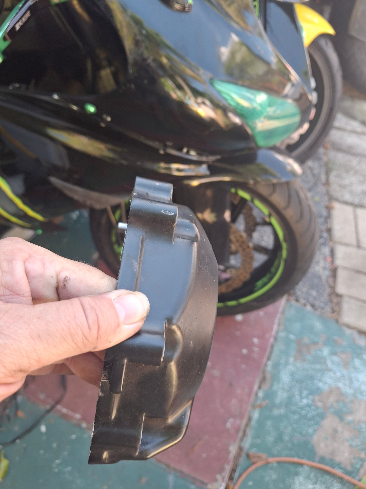 06 Kawasaki ZX-10 Stator Cover ZX10 engine cover