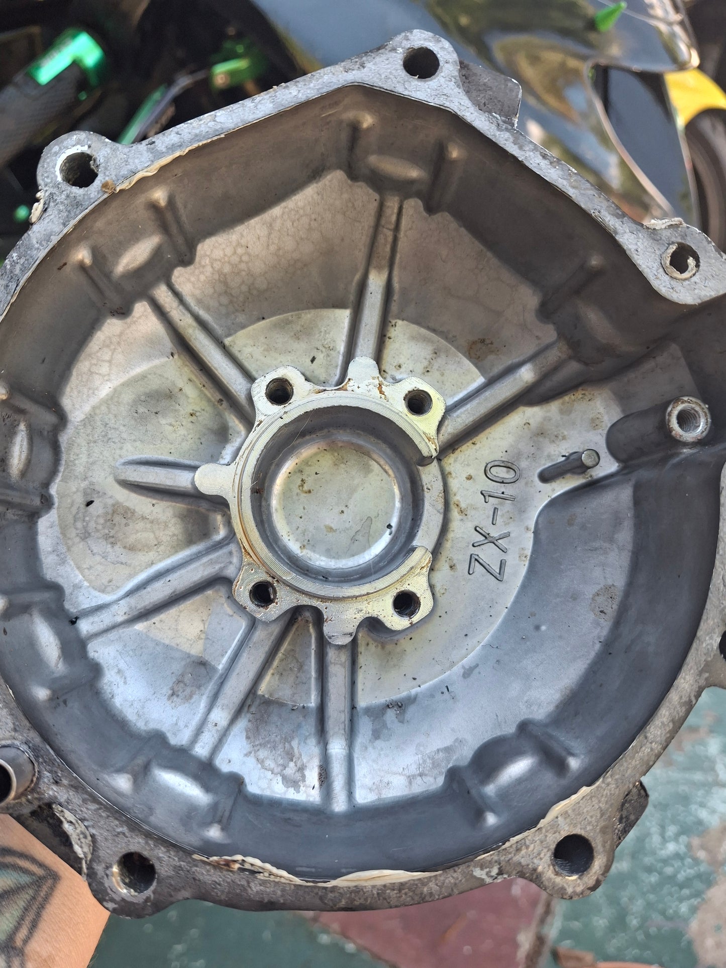 06 Kawasaki ZX-10 Stator Cover ZX10 engine cover