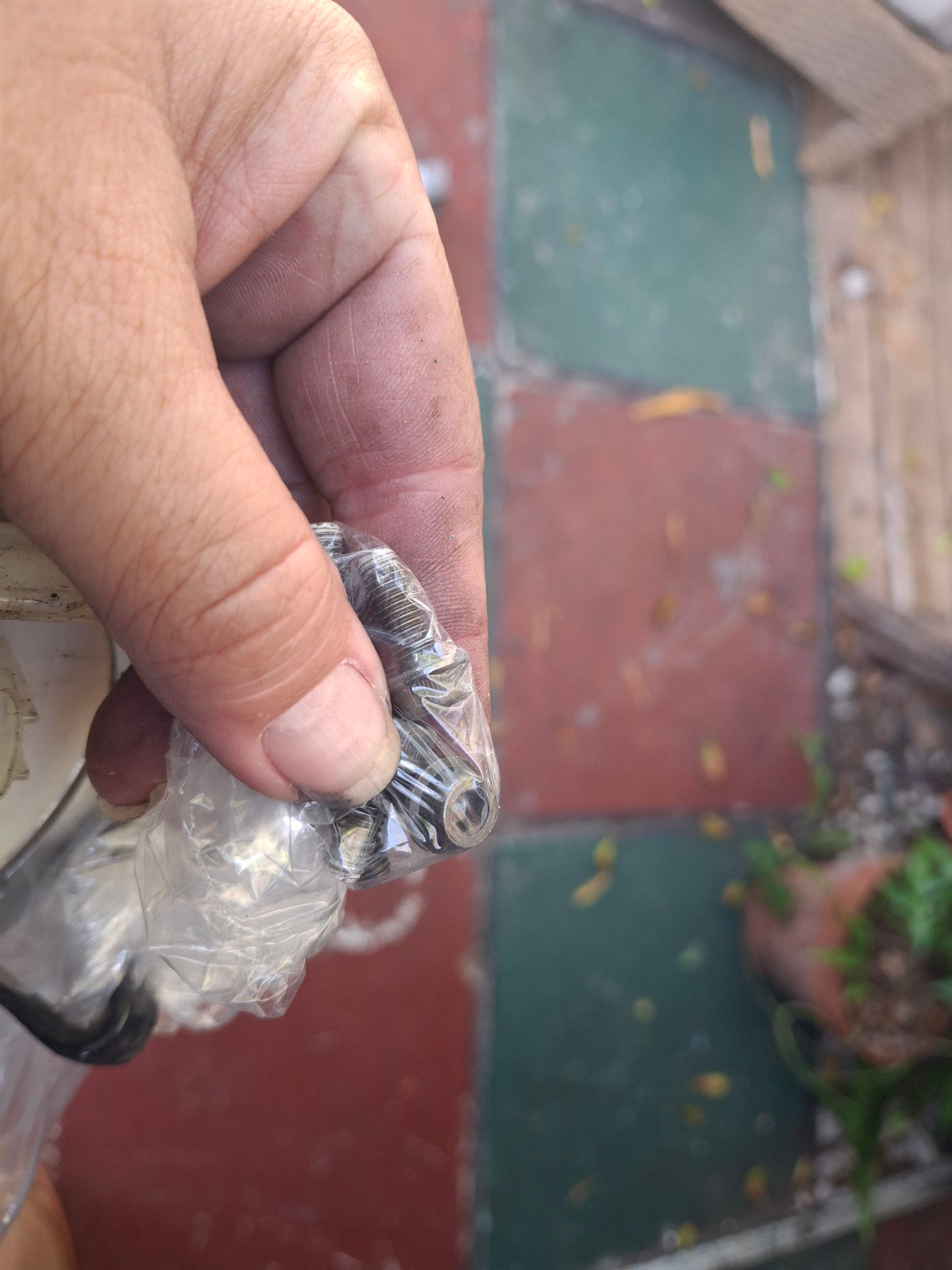 04-06 Yamaha R1 Fuel Pump with Metal Ring and Bolts YZF1000 05 5PW-13907-01