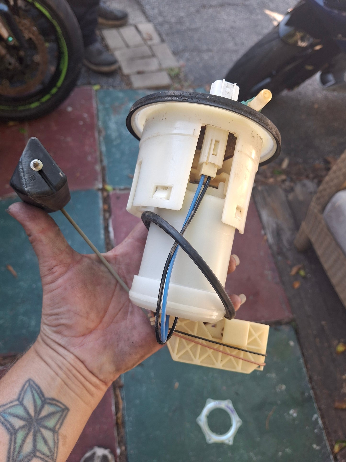 2011 Honda CBR600RR Fuel Pump 600RR Gas Petrol Sending Unit 16700-MFJ-D01-M1 CBR