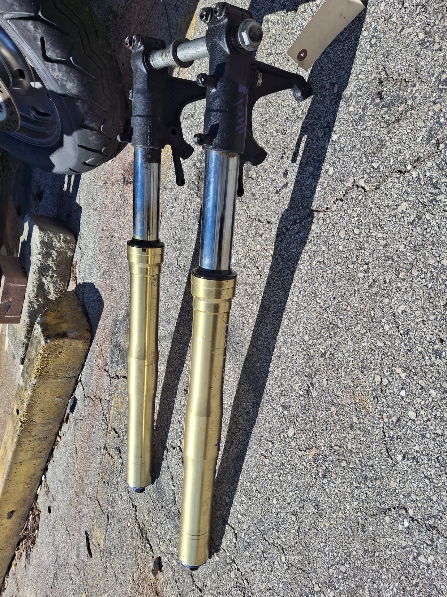 05 06 Honda CBR600RR Forks 600RR Front End Inverted With Axle MEE CBR 600