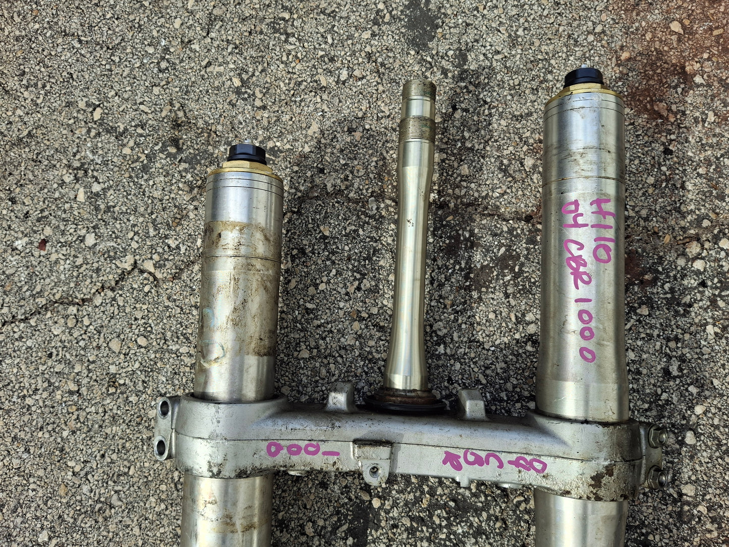 04-07 Honda CBR1000RR Forks CBR1000 Front end & Lower Tree Suspension MEL