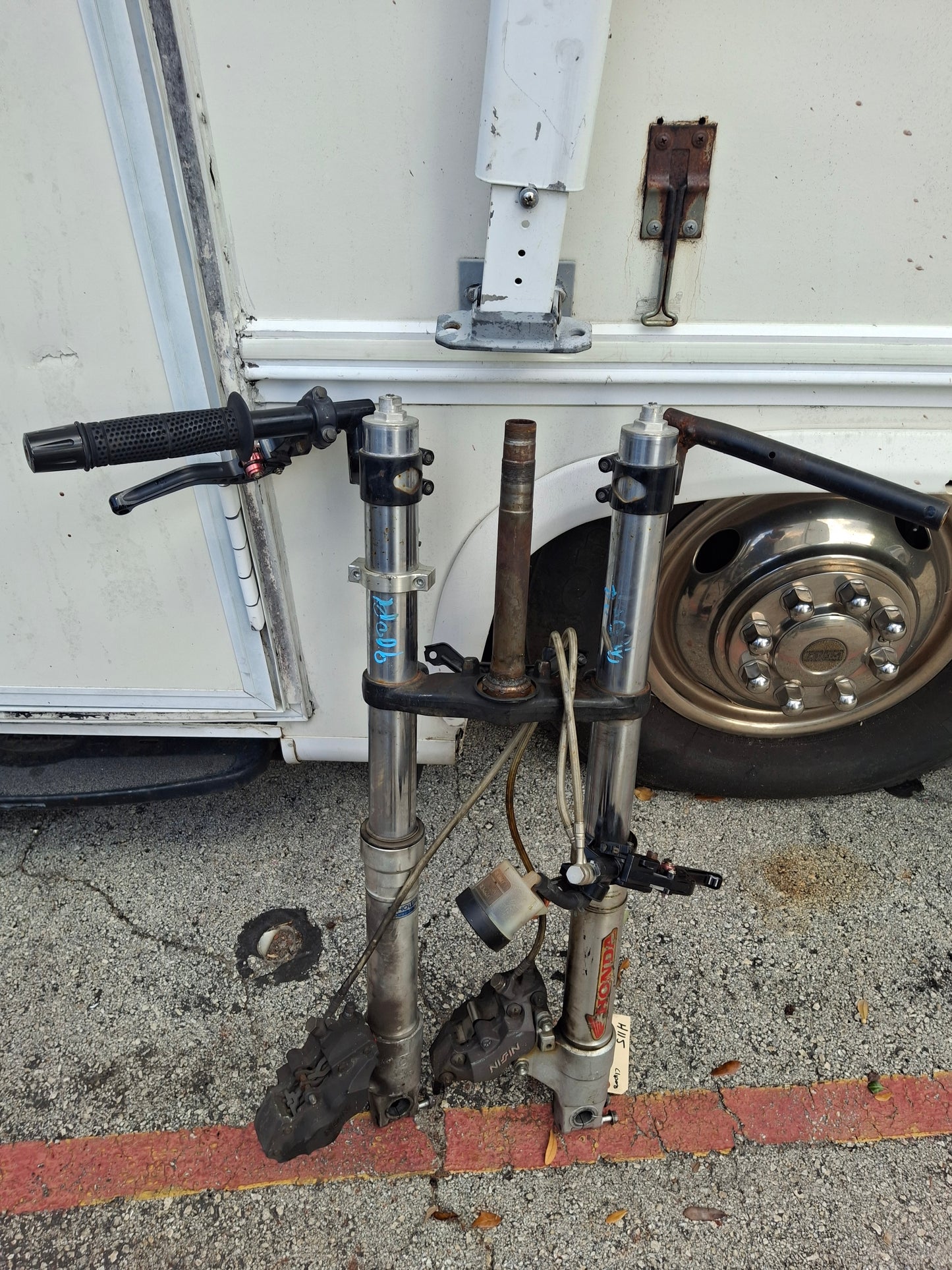 93 94 Honda CBR900RR Forks Clip-Ons Calipers Triple Tree Master Cylinder 900RR MWO