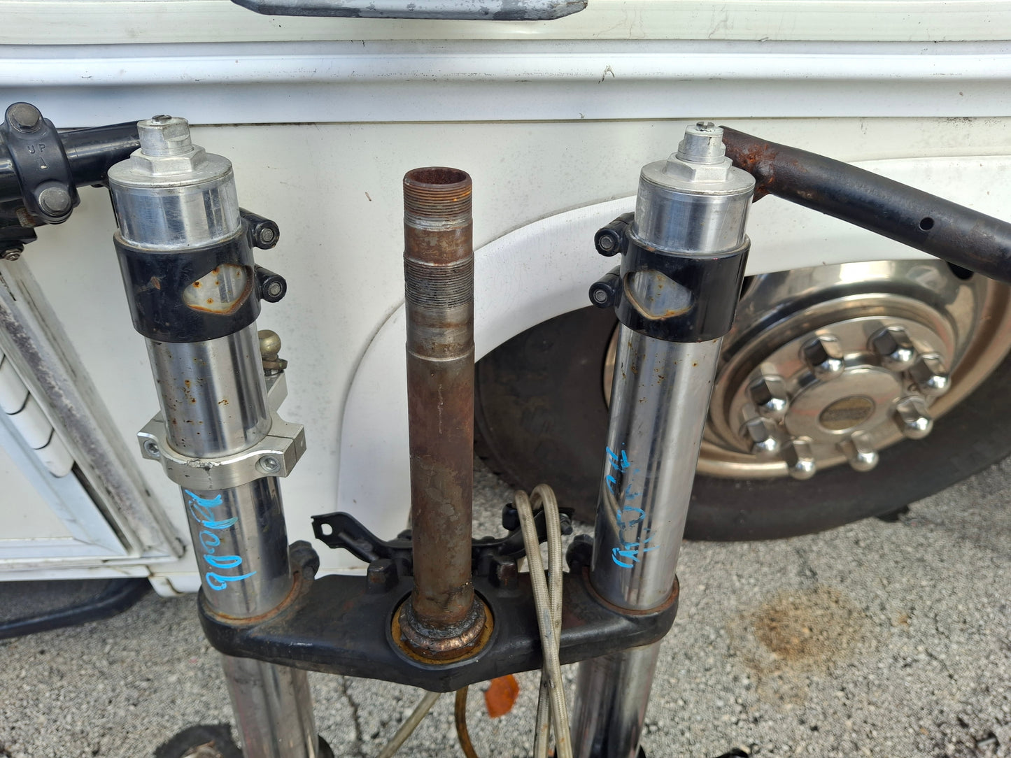 93 94 Honda CBR900RR Forks Clip-Ons Calipers Triple Tree Master Cylinder 900RR MWO