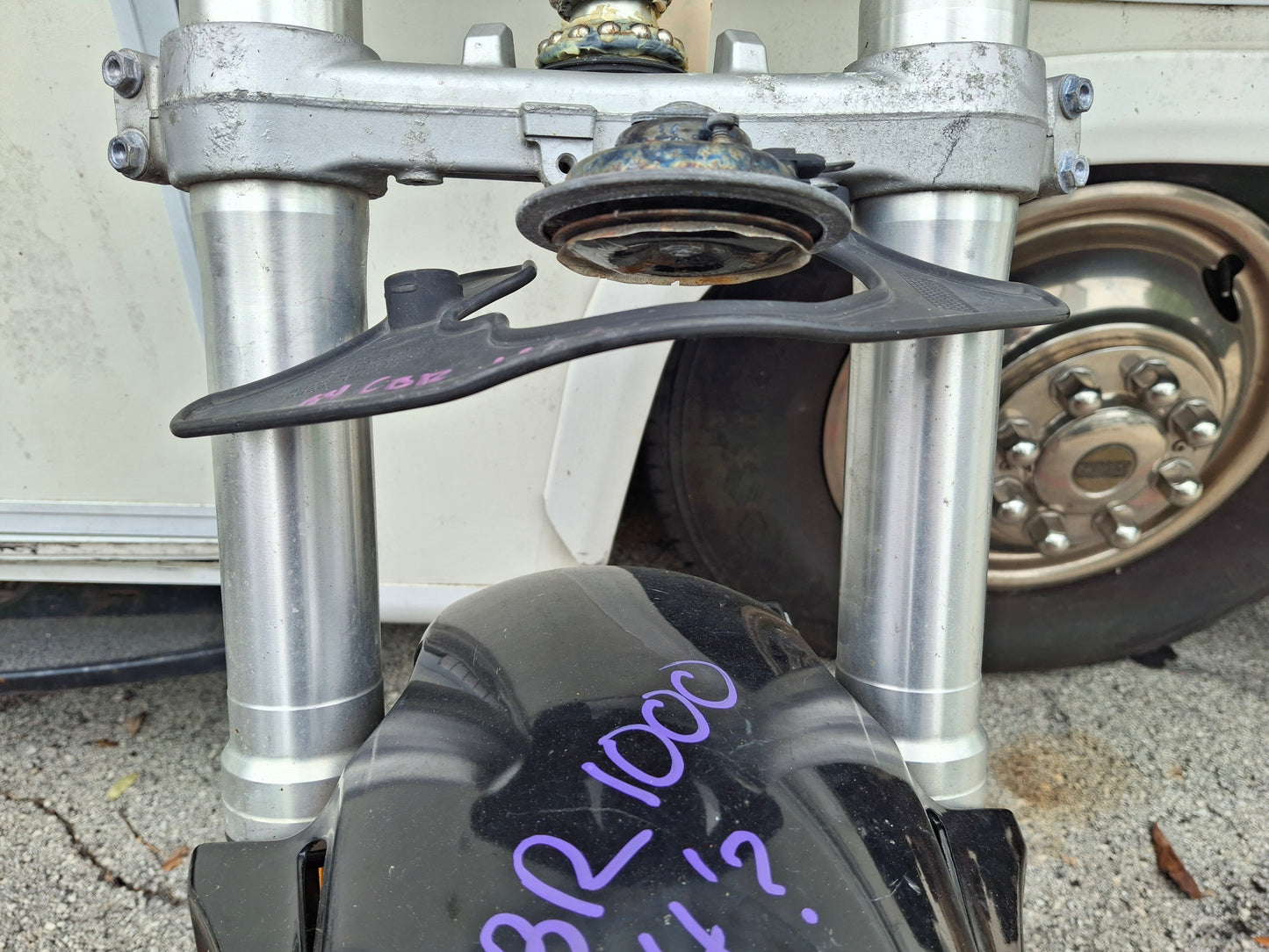 04-07 Honda CBR1000RR Forks CBR 1000 Front End Axle Triple Tree Front Rim Wheel