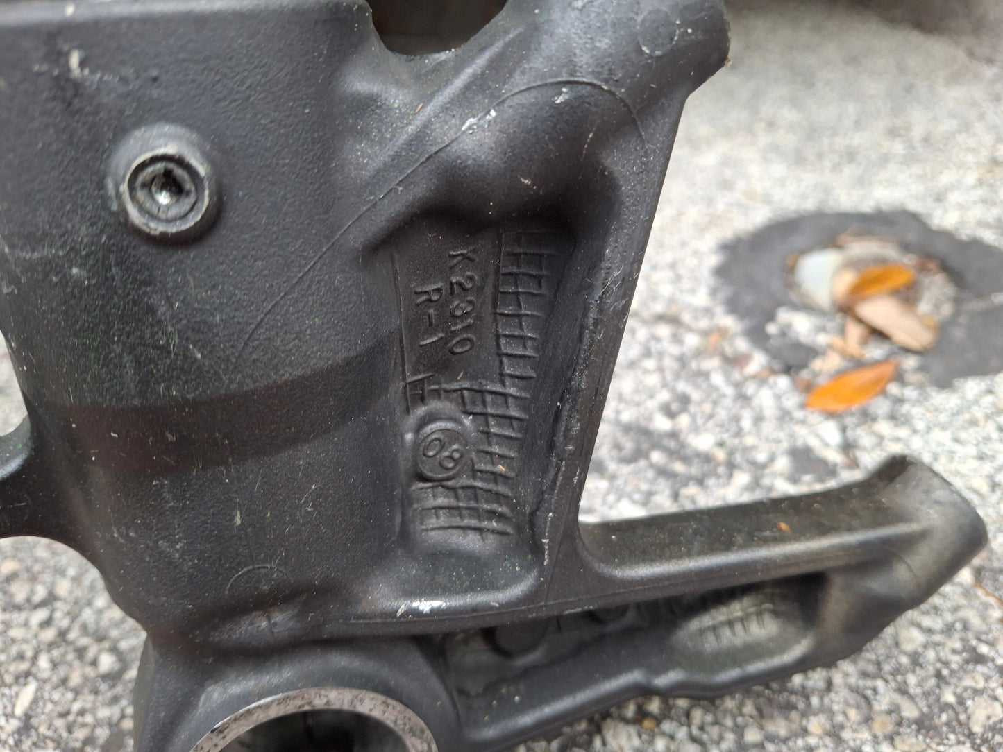 08 09 10 Kawasaki ZX-10 Forks ZX-10R Front End Lower Triple Tree ZX10 ZX10R
