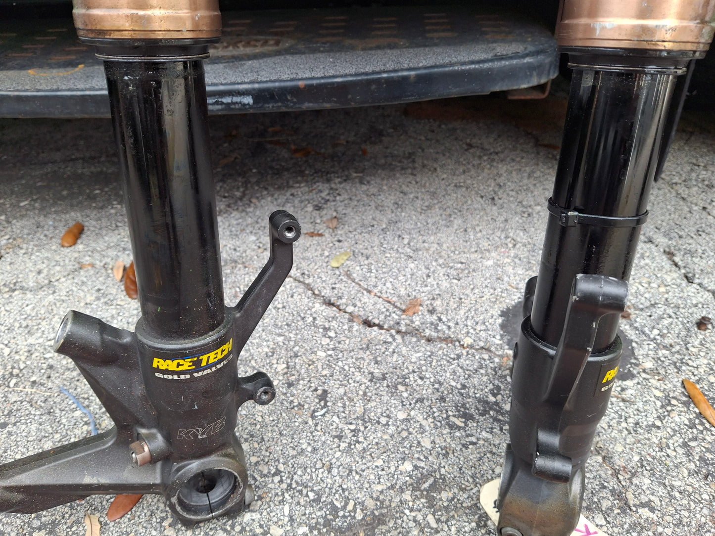 08 09 10 Kawasaki ZX-10 Forks ZX-10R Front End Lower Triple Tree ZX10 ZX10R
