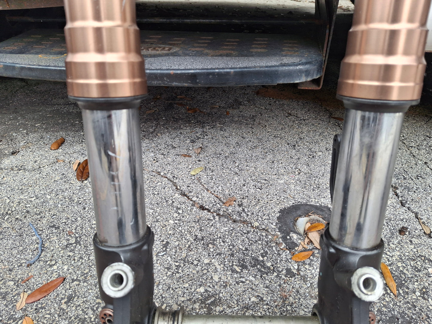 11-15 Kawasaki ZX-10 Forks Gen 4 ZX10 Front End Triple Trees Axle ZX-10R K197
