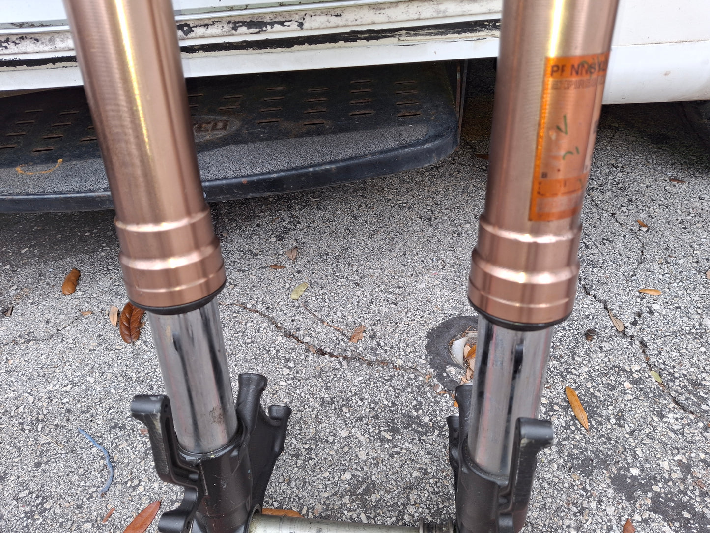 11-15 Kawasaki ZX-10 Forks Gen 4 ZX10 Front End Triple Trees Axle ZX-10R K197