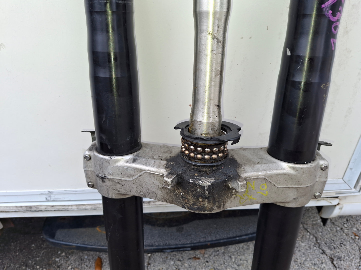 06 07 Kawasaki ZX-10 Forks Triple Tree Axle ZX10 Front End Suspension ZX-10R