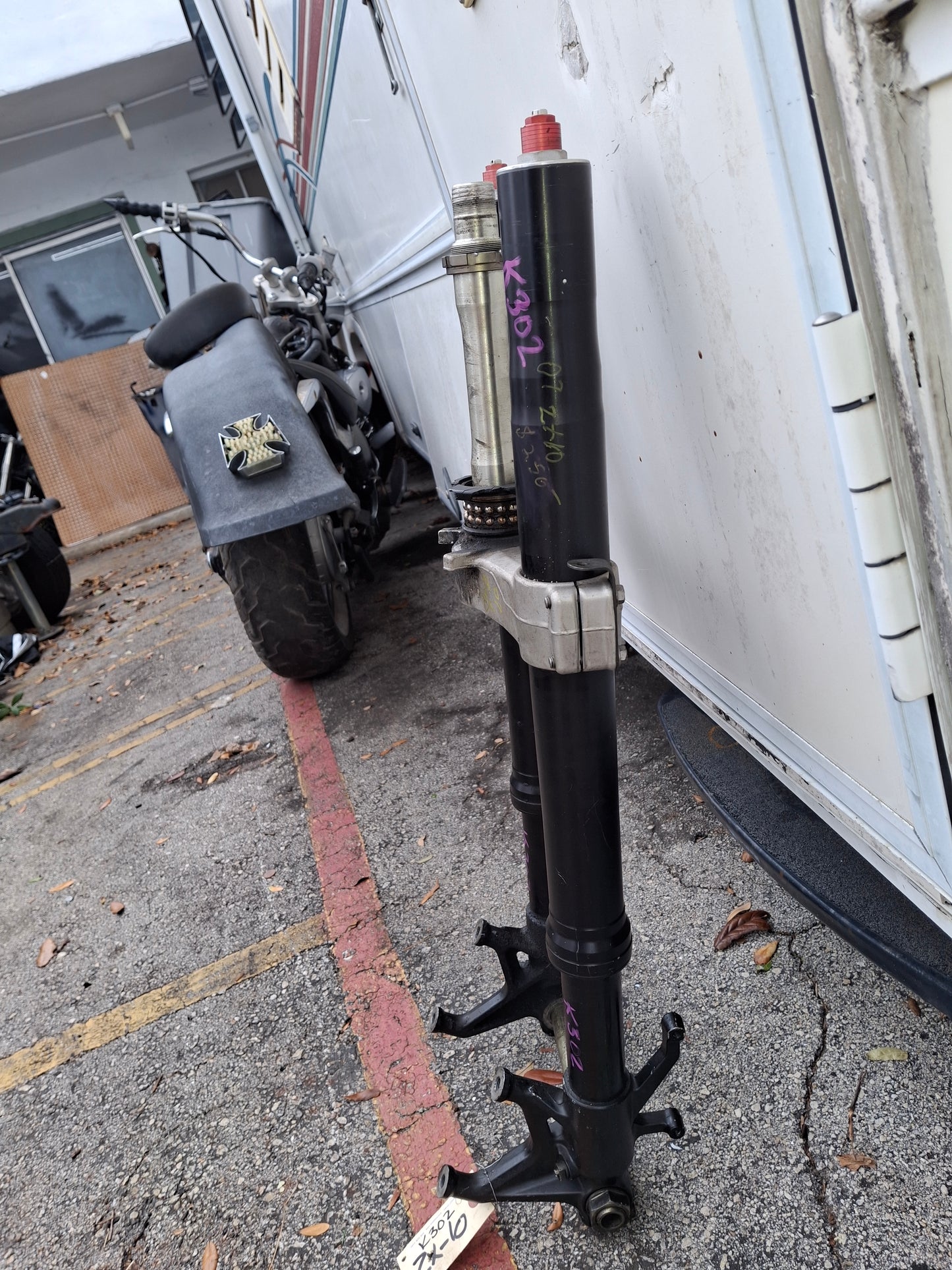 06 07 Kawasaki ZX-10 Forks Triple Tree Axle ZX10 Front End Suspension ZX-10R