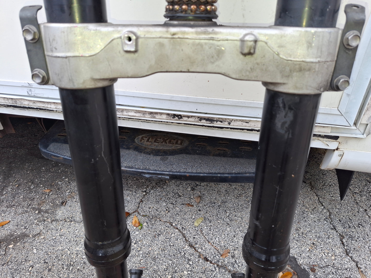 06 07 Kawasaki ZX-10 Forks Triple Tree Axle ZX10 Front End Suspension ZX-10R