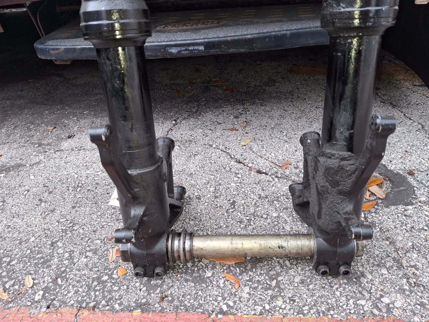 06 07 Kawasaki ZX-10 Forks Triple Tree Axle ZX10 Front End Suspension ZX-10R
