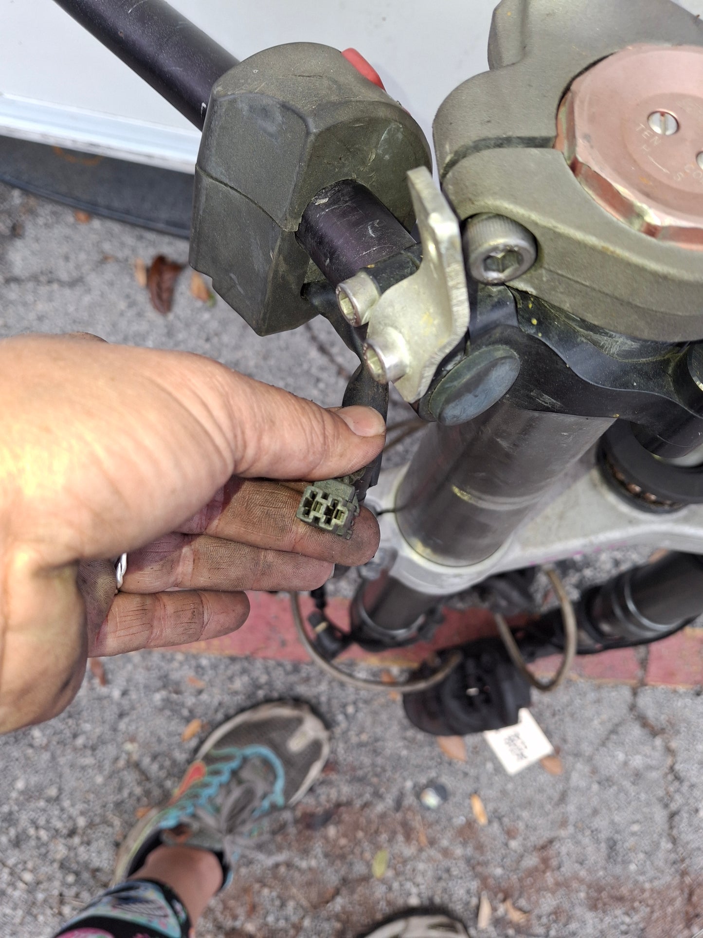 11-15 Kawasaki ZX-10 Forks ZX10 Front End Parting Out Triple Trees , Clip-On , Switches, Calipers etc. Read Description