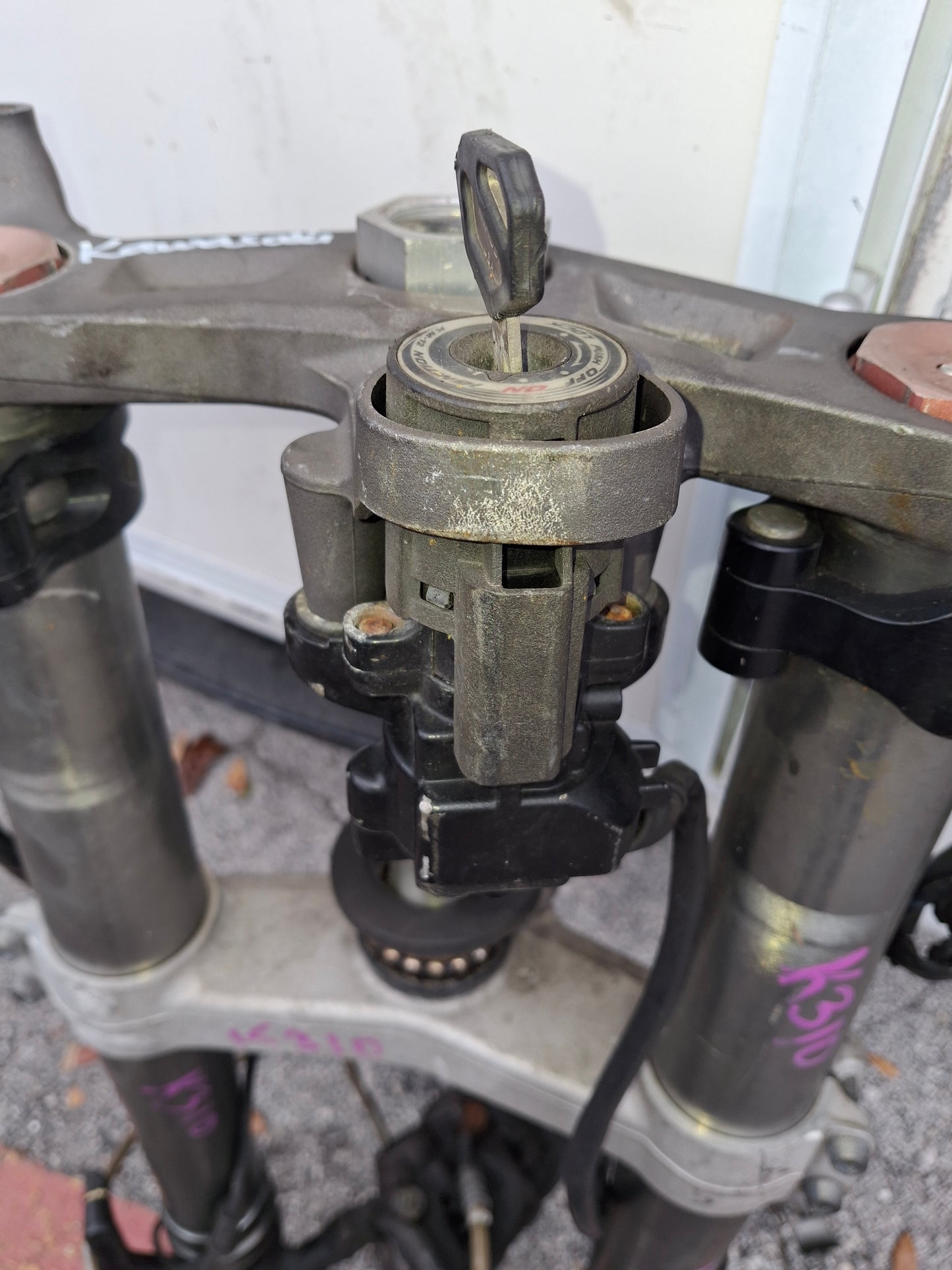 11-15 Kawasaki ZX-10 Forks ZX10 Front End Parting Out Triple Trees , Clip-On , Switches, Calipers etc. Read Description