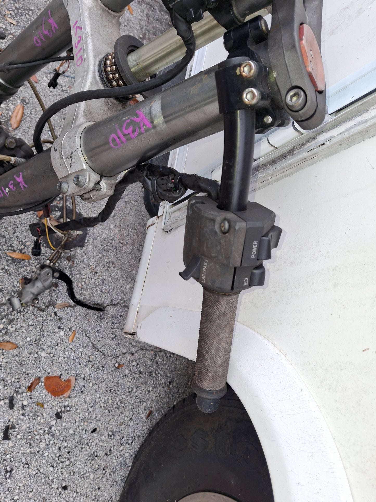 11-15 Kawasaki ZX-10 Forks ZX10 Front End Parting Out Triple Trees , Clip-On , Switches, Calipers etc. Read Description