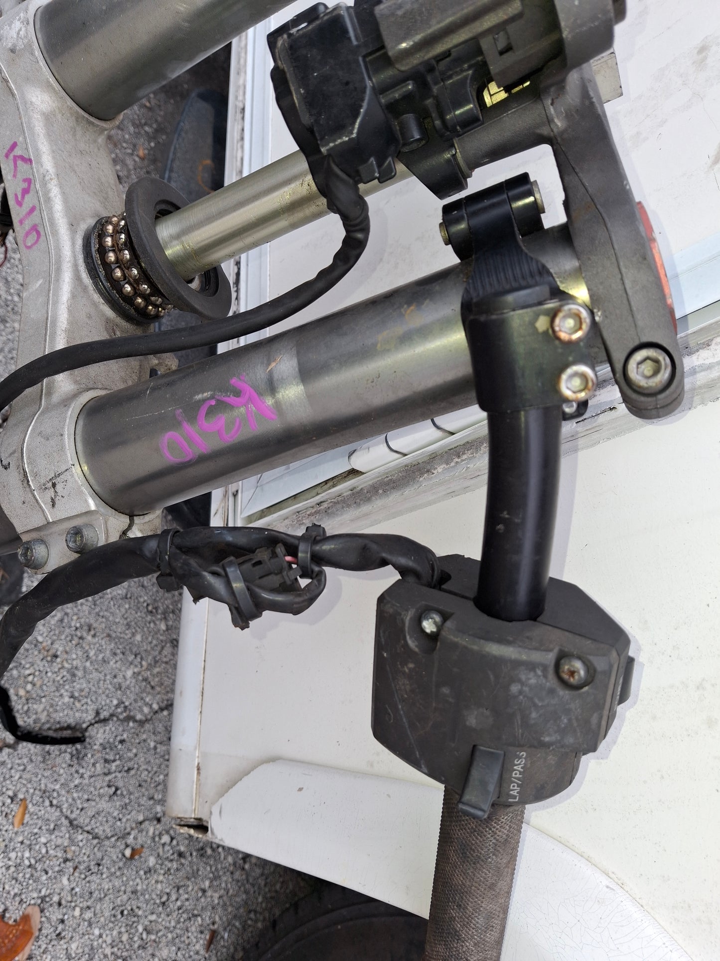 11-15 Kawasaki ZX-10 Forks ZX10 Front End Parting Out Triple Trees , Clip-On , Switches, Calipers etc. Read Description