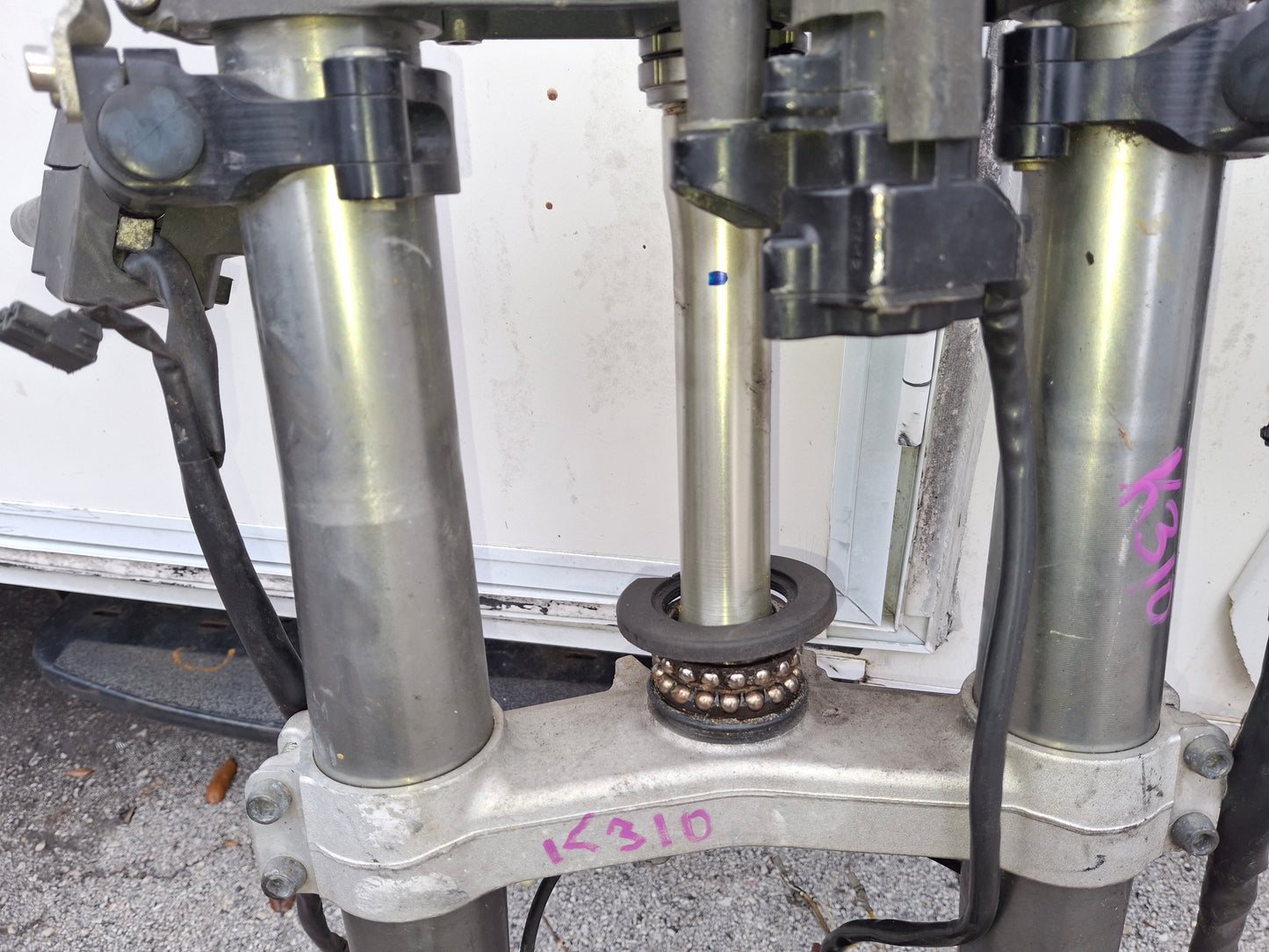11-15 Kawasaki ZX-10 Forks ZX10 Front End Parting Out Triple Trees , Clip-On , Switches, Calipers etc. Read Description