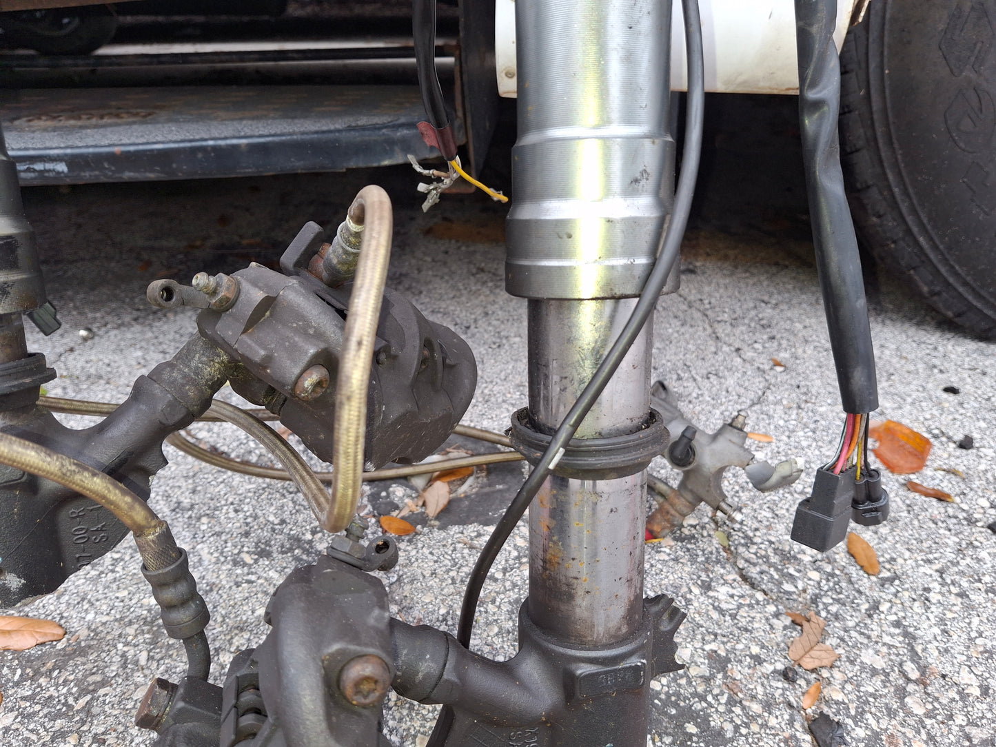 11-15 Kawasaki ZX-10 Forks ZX10 Front End Parting Out Triple Trees , Clip-On , Switches, Calipers etc. Read Description