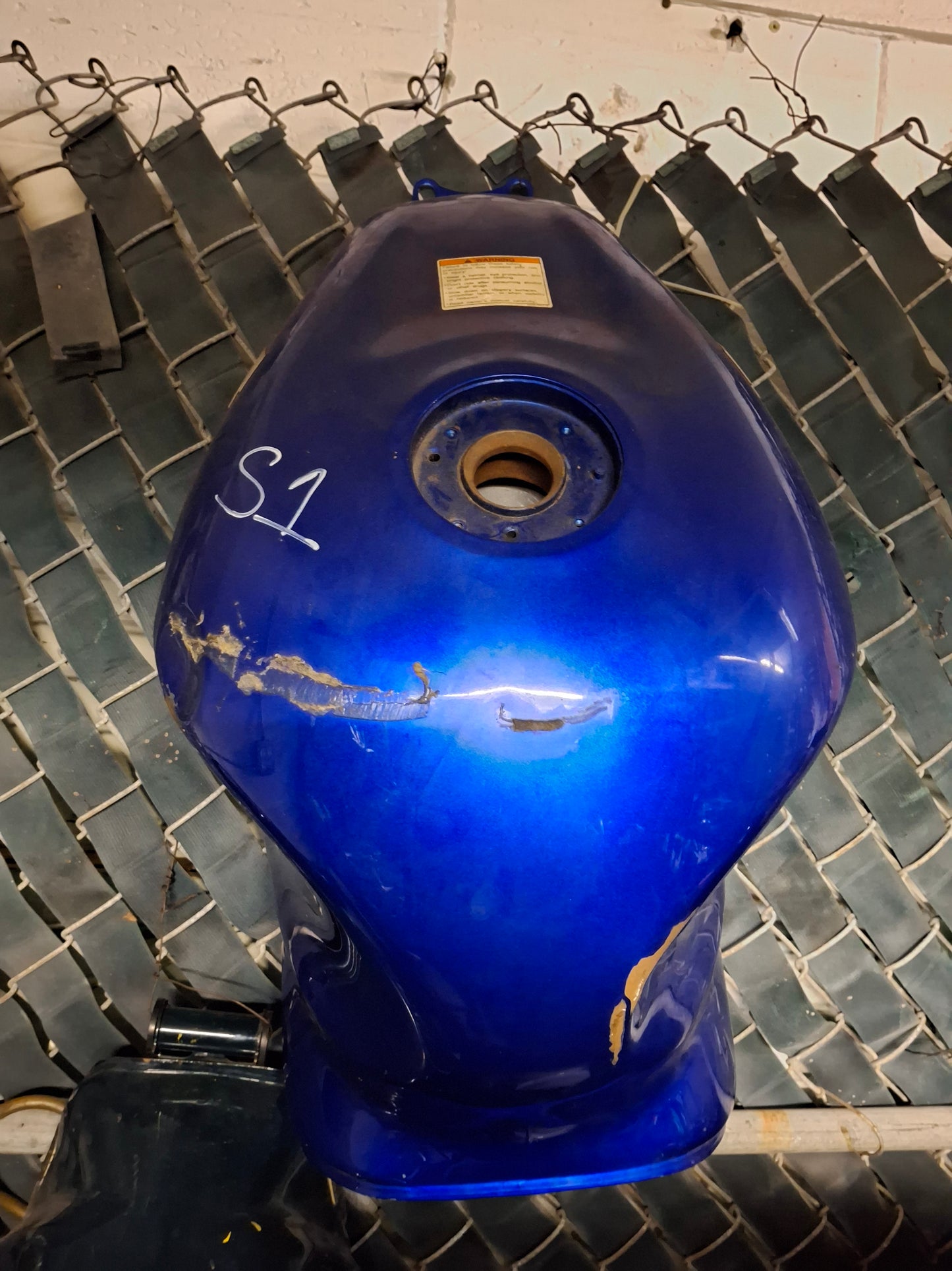 SOLD SOLD 01-07 Suzuki Hayabusa Gas Tank Generation 1 Busa Fuel Tank GSX1300R Petrol Cell