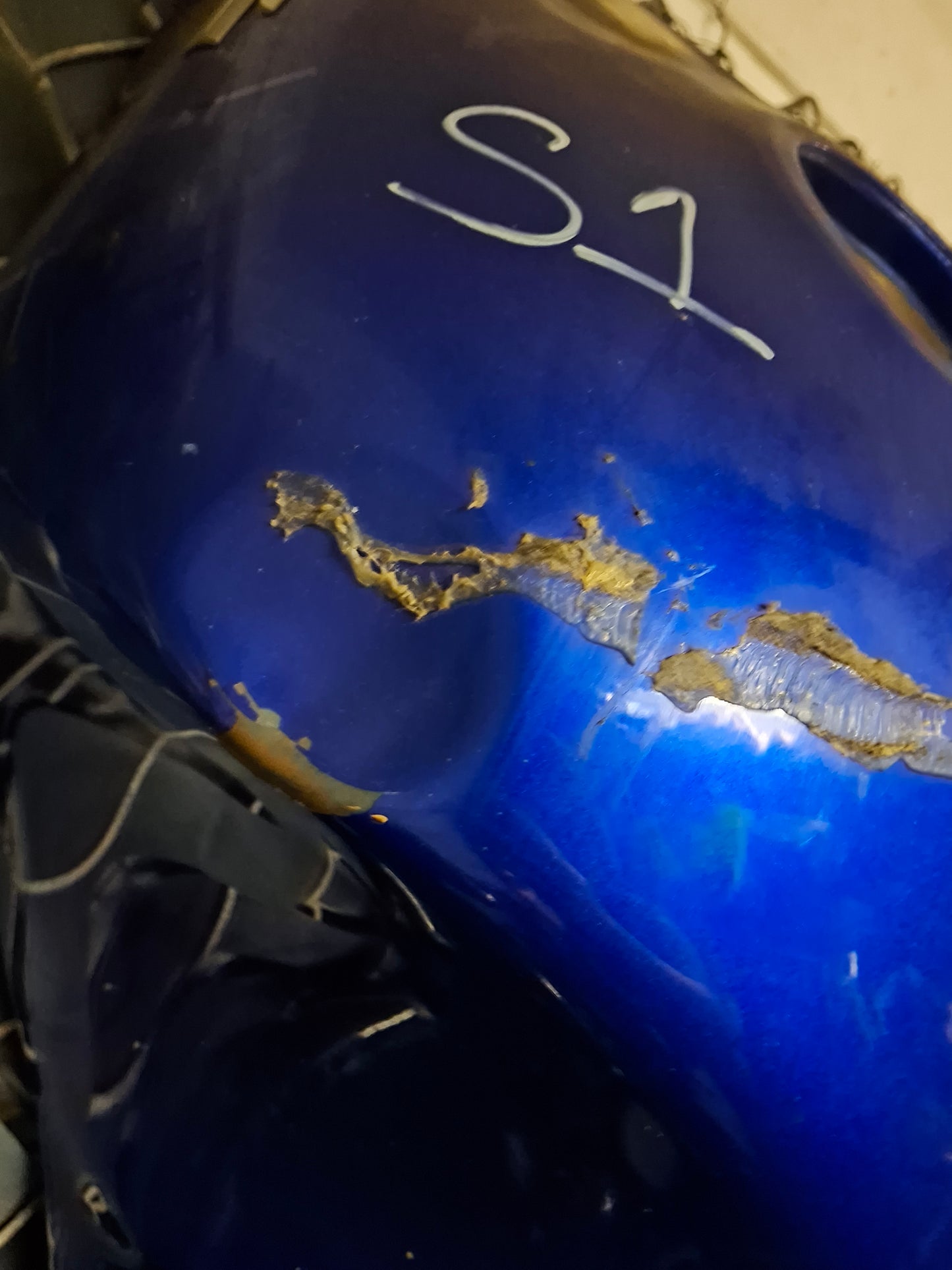 SOLD SOLD 01-07 Suzuki Hayabusa Gas Tank Generation 1 Busa Fuel Tank GSX1300R Petrol Cell