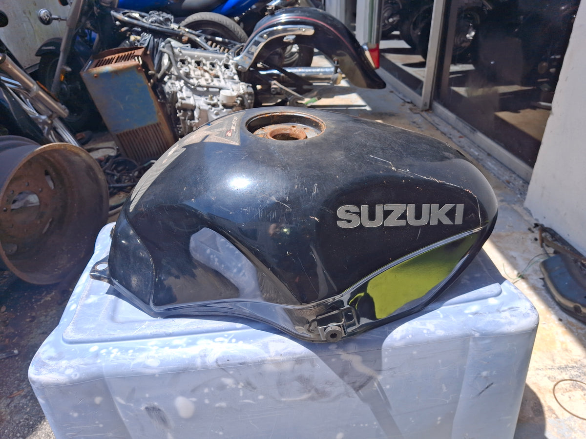 98-06 Suzuki Katana 600 750 Gas Tank GSX600F GSX750F Fuel Tank Petrol Cell S42