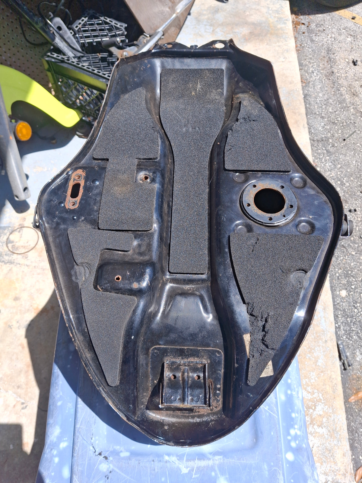 98-06 Suzuki Katana 600 750 Gas Tank GSX600F GSX750F Fuel Tank Petrol Cell S42