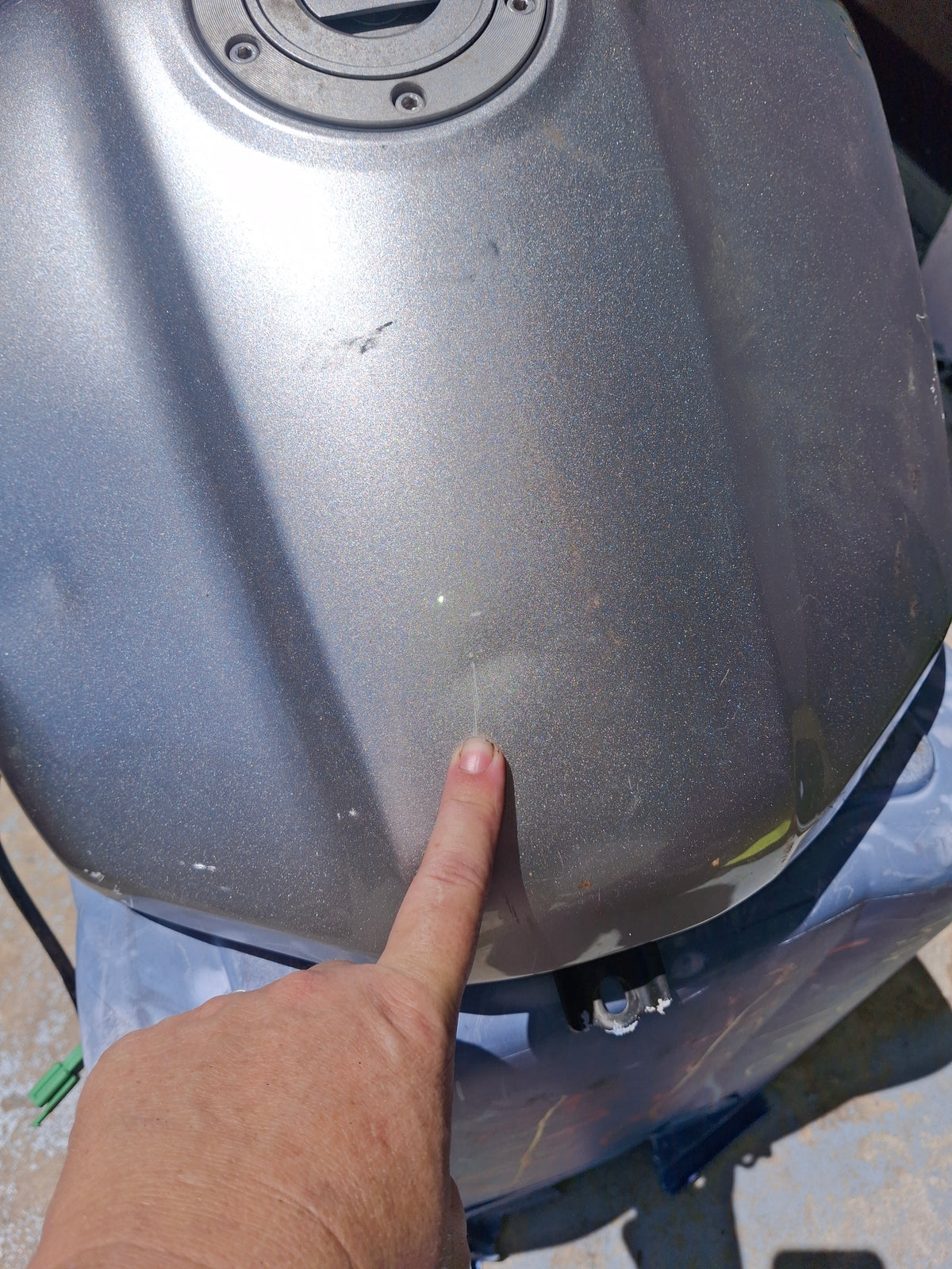 01-05 Yamaha FZ1 Gas Tank Fuel Petrol Cell