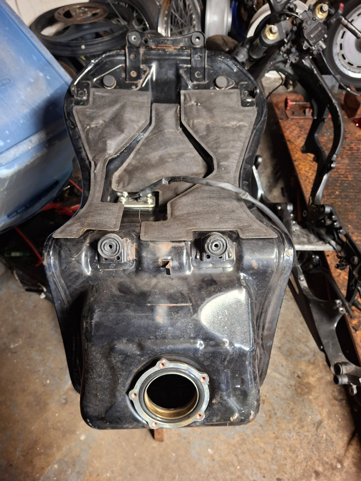 06 - 11 Kawasaki ZX14 Gas Tank ZX-14 Fuel Petrol Cell ZX1400 K33 Inside Nice