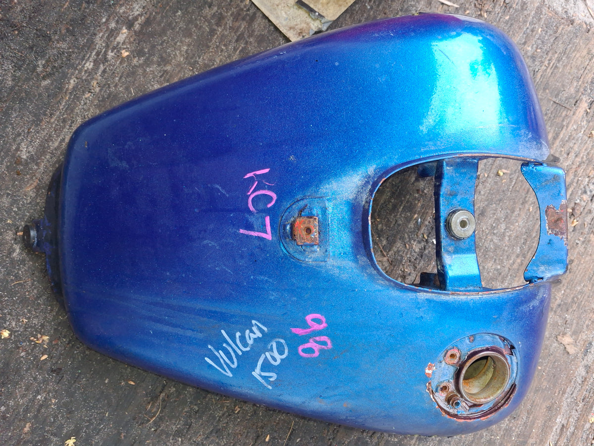 98 Kawasaki Vulcan 1500 Gas Tank VN1500 Fuel Tank Petrol VN1500D VN 1500 KC7