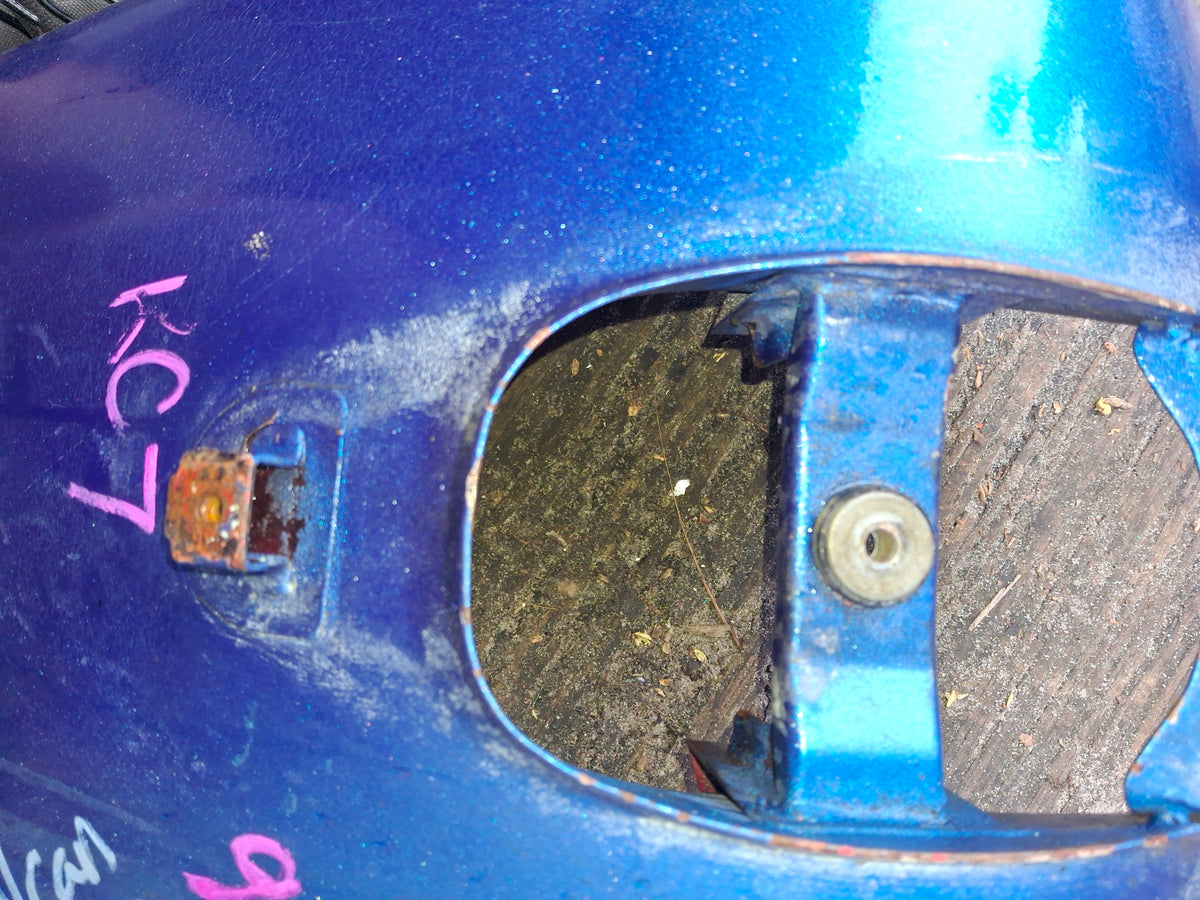 98 Kawasaki Vulcan 1500 Gas Tank VN1500 Fuel Tank Petrol VN1500D VN 1500 KC7