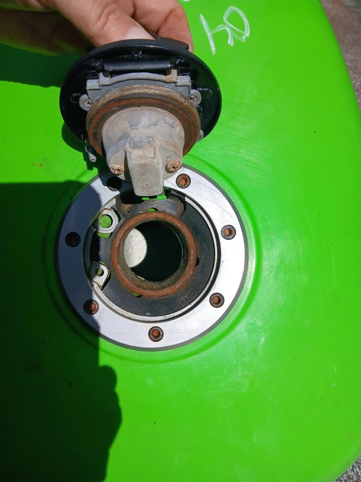 04 Kawasaki EX500 Gas Tank EX 500 Fuel Tank Petrol Cell Ninja 500 Petcock