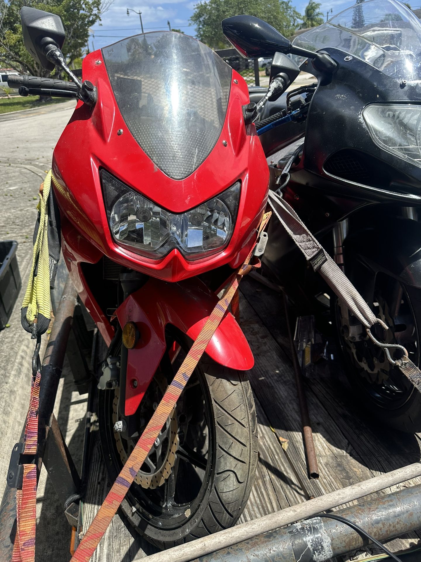 ** Read Description ** 2010 Kawasaki EX250 - 1200 miles - been sitting