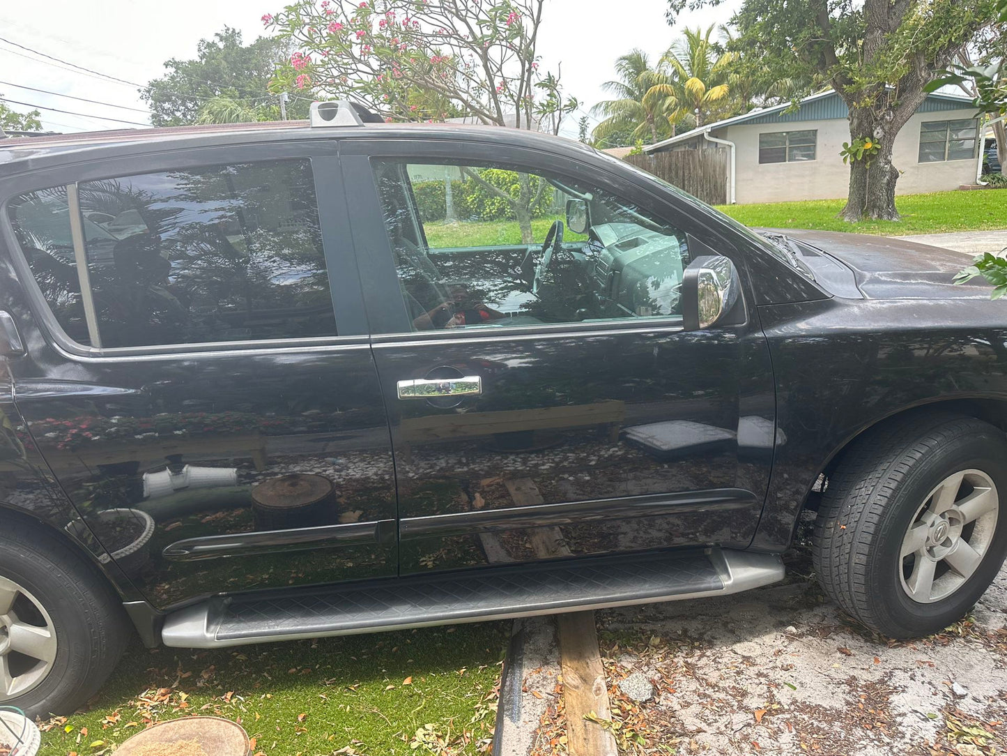 2004 Nissan Armada