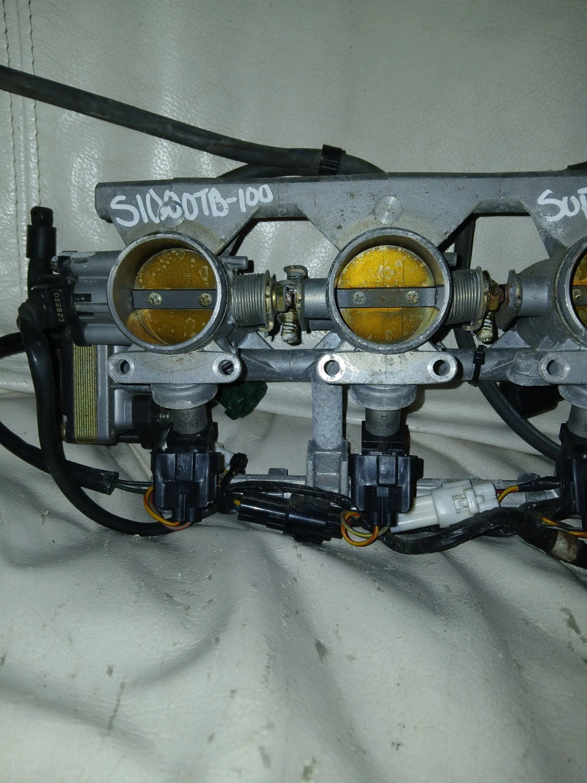 01-03 Suzuki GSXR 600 Throttle Bodies OEM Complete Set GSXR600