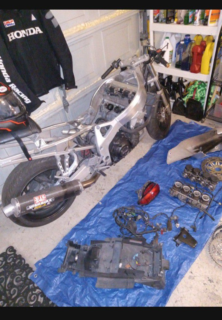 98 Honda CBR900RR 900RR CBR 900 RR Parts Bike / Mechanics Special Read Description