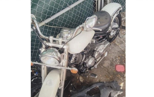 Yamaha V-Star 650 FOR PARTS - parting out - Tank , Front & Rear Rims,  Fenders , Gauges etc.
