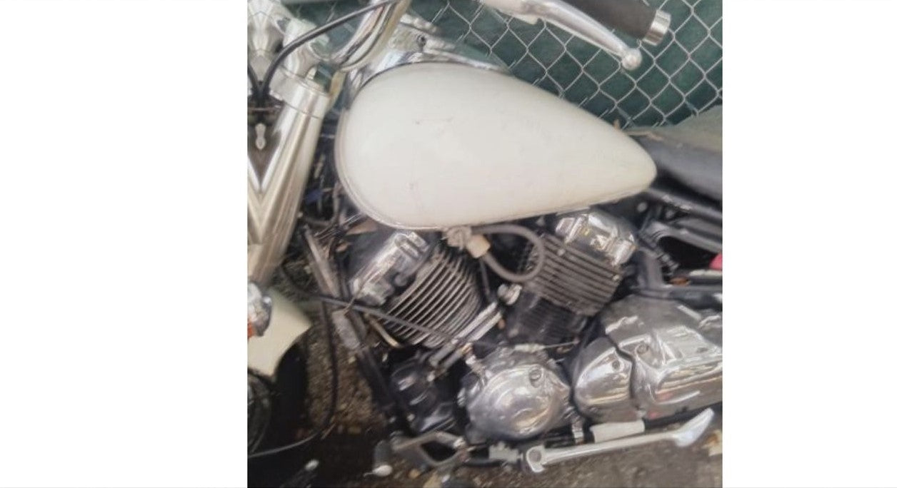 Yamaha V-Star 650 FOR PARTS - parting out - Tank , Front & Rear Rims,  Fenders , Gauges etc.