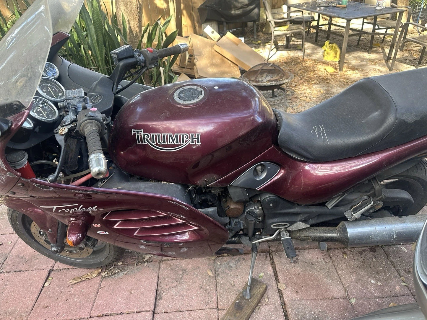 97 Triumph Trophy 900 OEM Carburetors Carbs - Parting Out Complete Bike