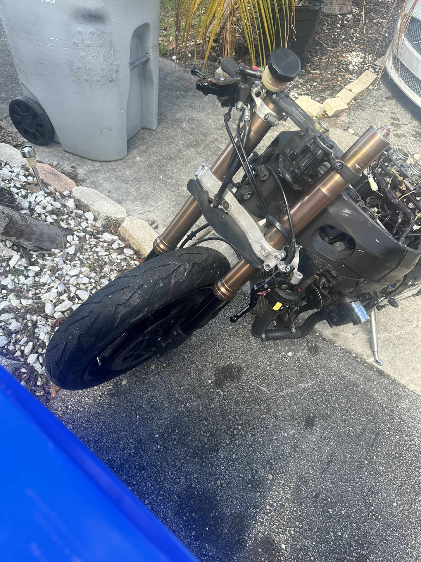 05 06 Suzuki GSXR 1000 project bike , engine questionable , clean title GSXR1000