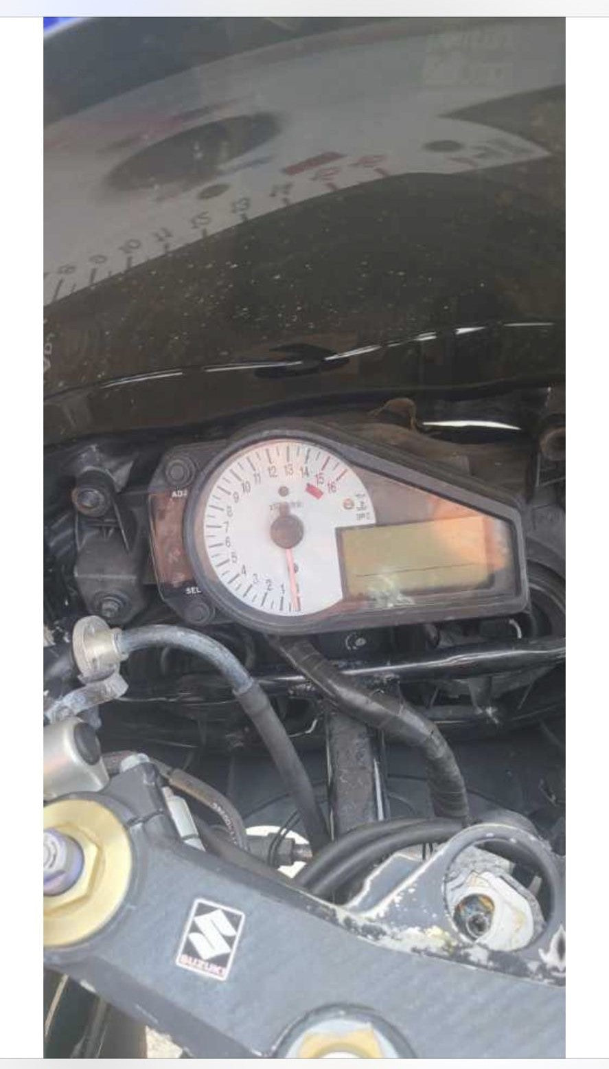 00 - 03 Suzuki GSXR For Parts Motor Gas Tank Fuel Pump Rims Headlight and More