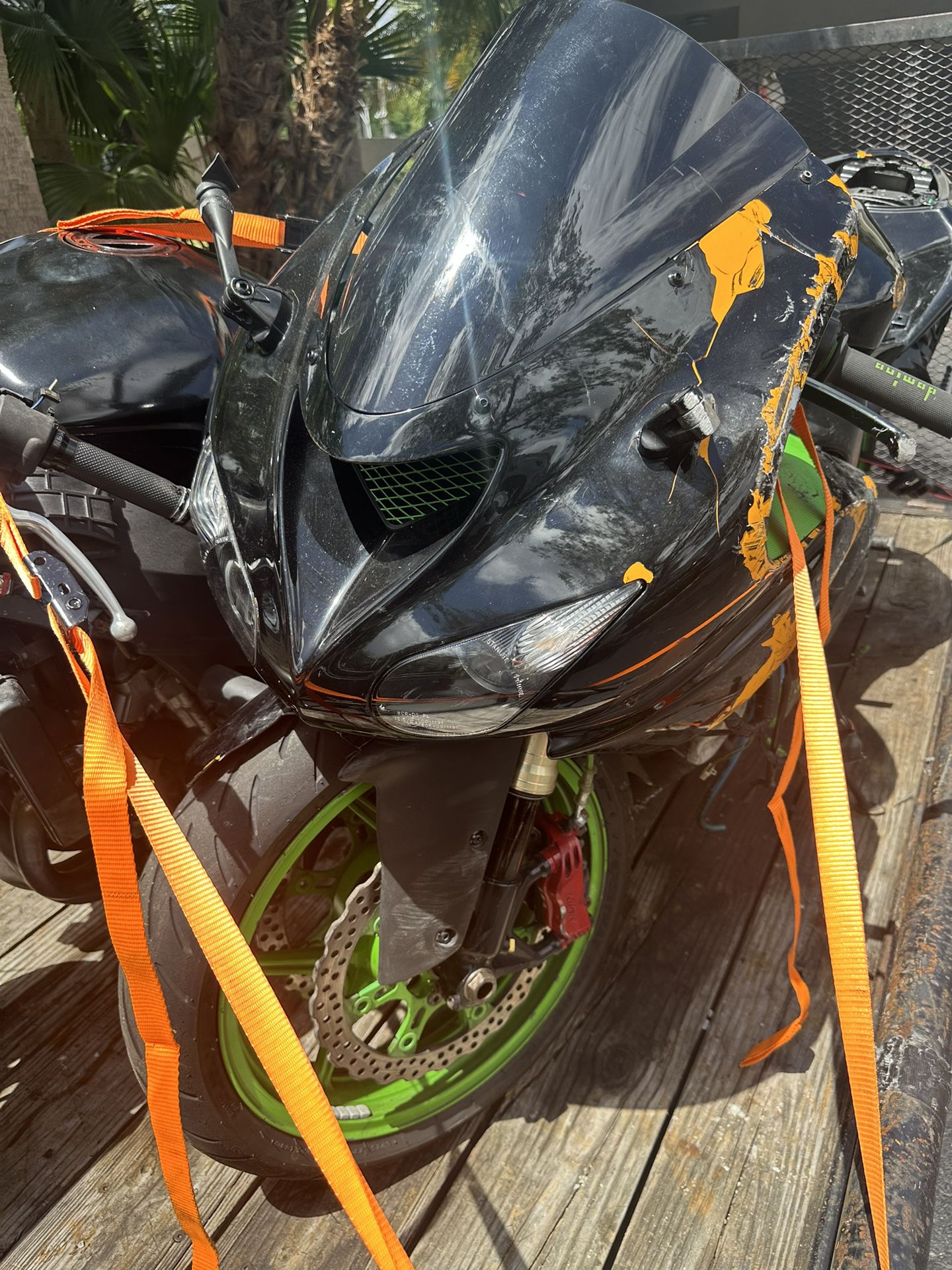 2006 Kawasaki ZX-10R ZX10 Some Damage , Needs some work, Title in hand ZX-10