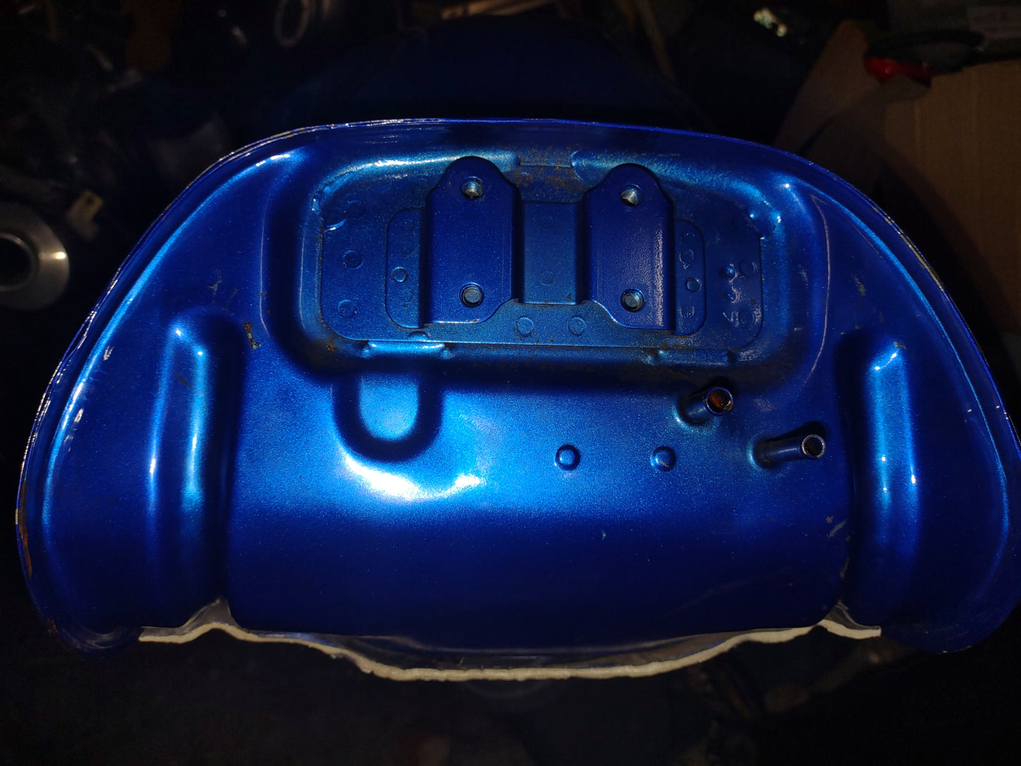 SOLD SOLD 01-07 Suzuki Hayabusa Gas Tank Generation 1 Busa Fuel Tank GSX1300R Petrol Cell