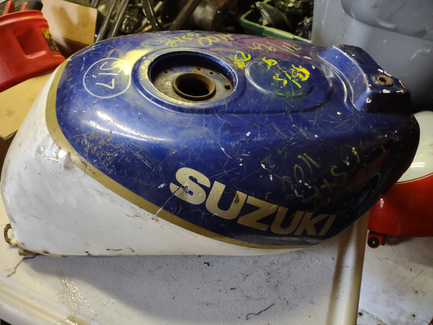 91 92 Suzuki GSXR 1100 GSXR1100 Gas Fuel Petrol Tank Cell