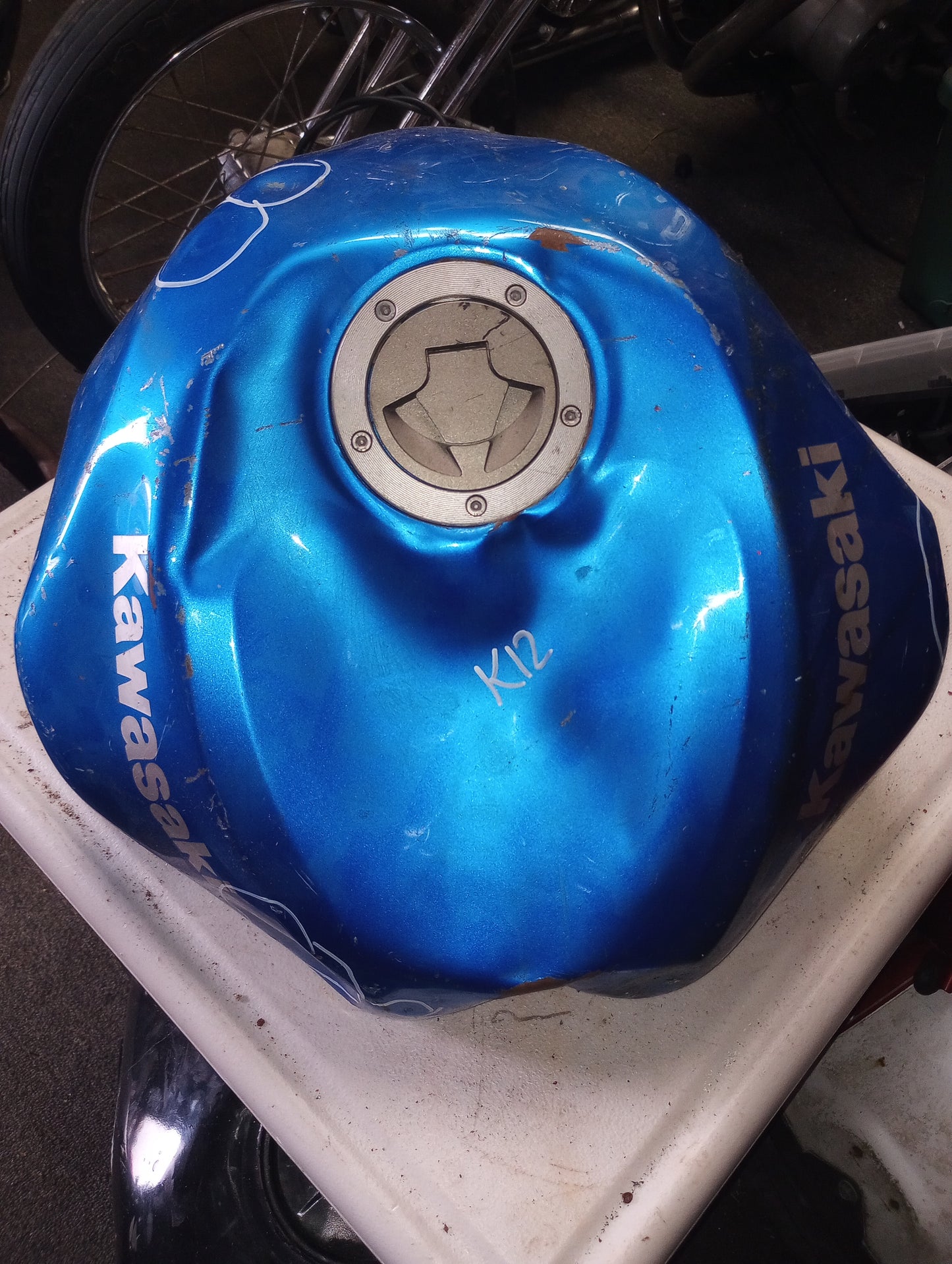 09-12 Kawasaki ZX-6R ZX-6 Gas Tank Fuel Petrol Cell ZX6 - Free Shipping