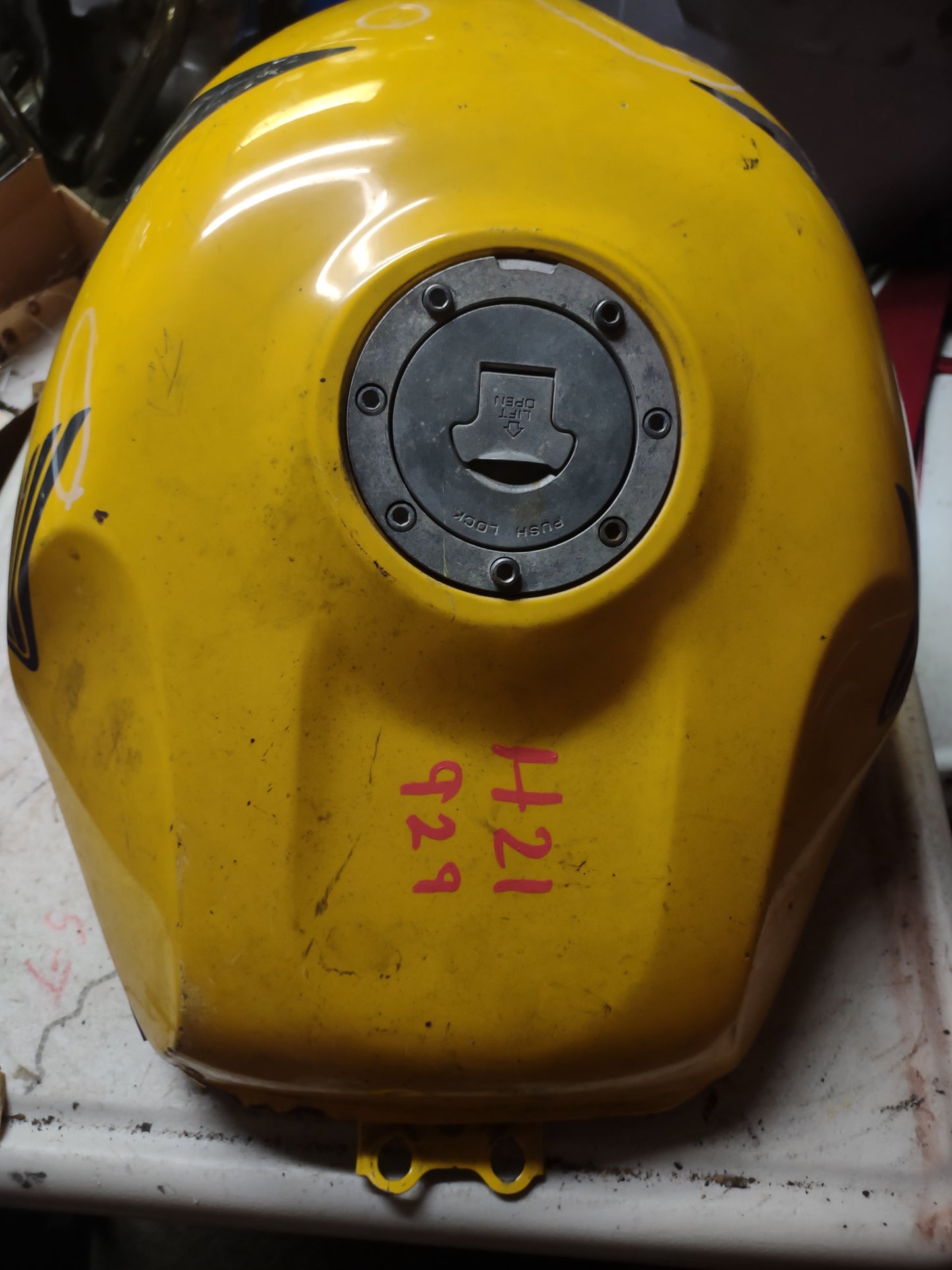 Honda CBR929RR CBR 929 Gas Tank Fuel Petrol 929RR OEM