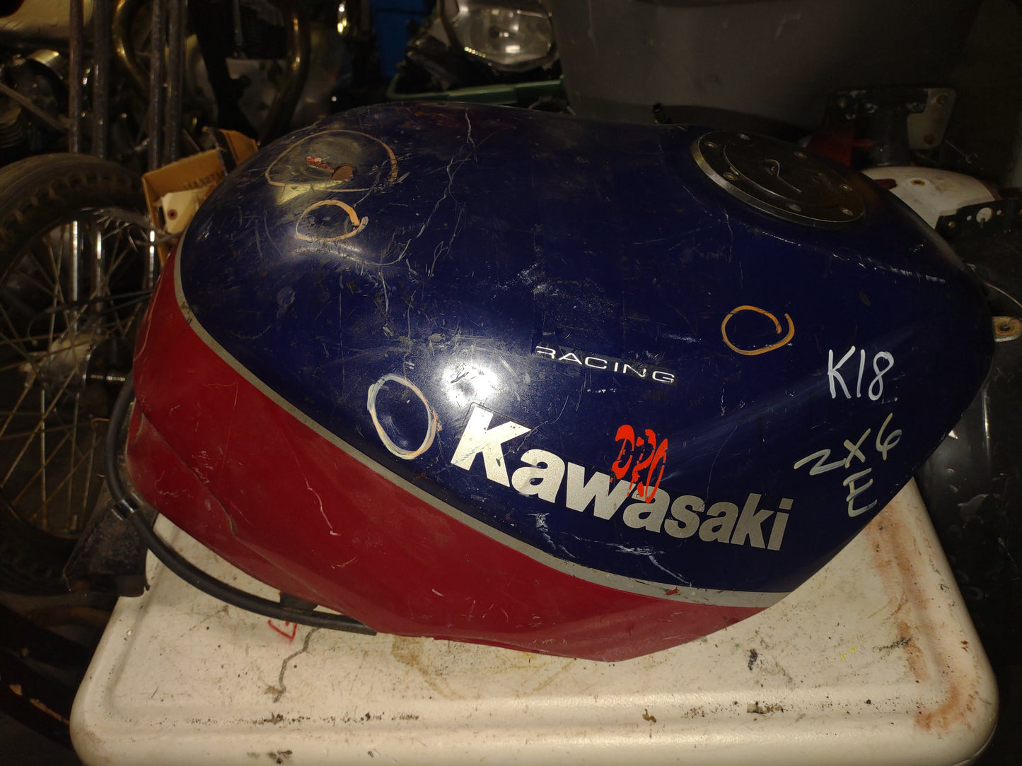 Kawasaki ZX6 ZX-6 ZX6E Gas Fuel Petrol Tank Ninja 600 OEM