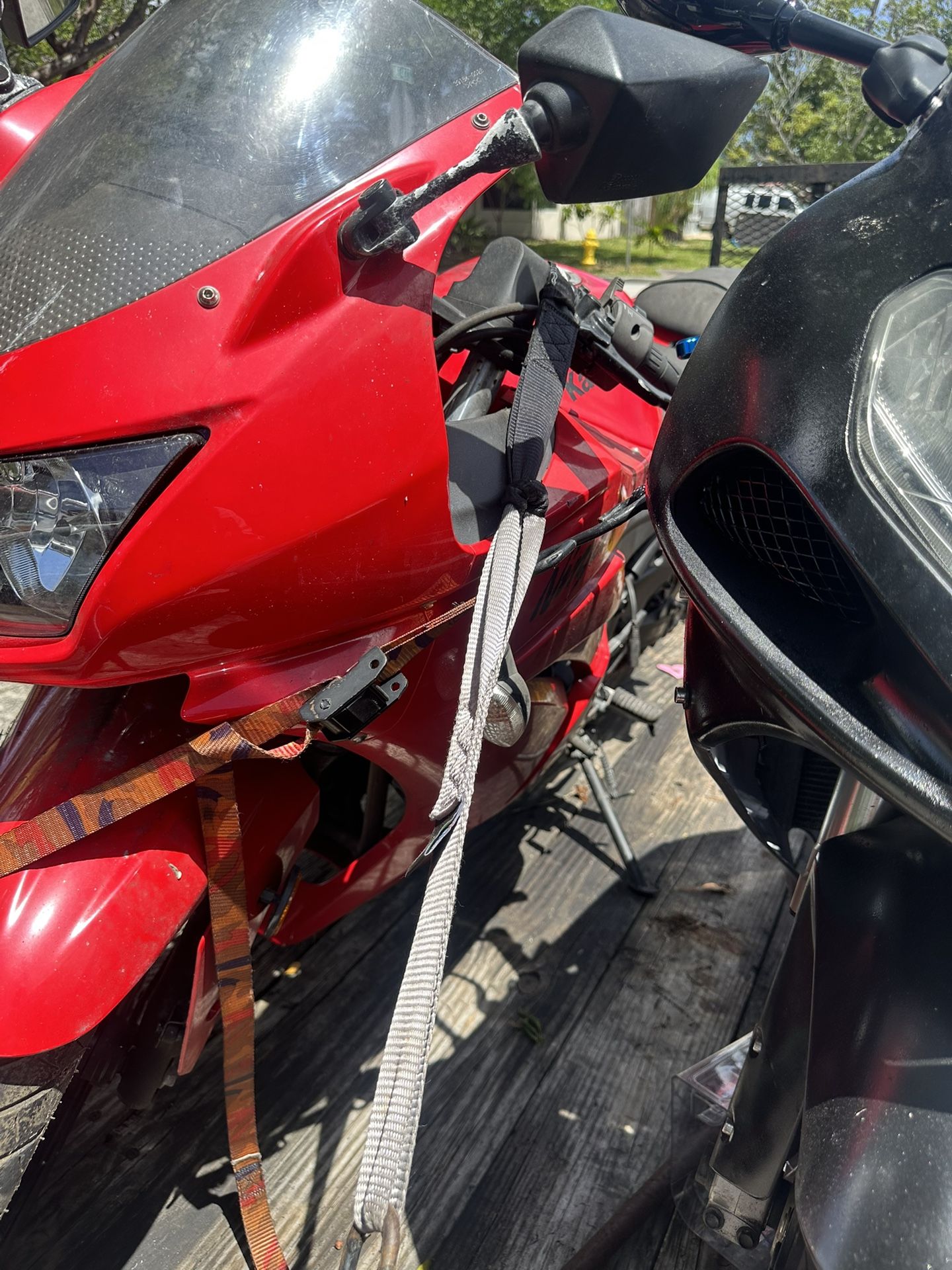 ** Read Description ** 2010 Kawasaki EX250 - 1200 miles - been sitting