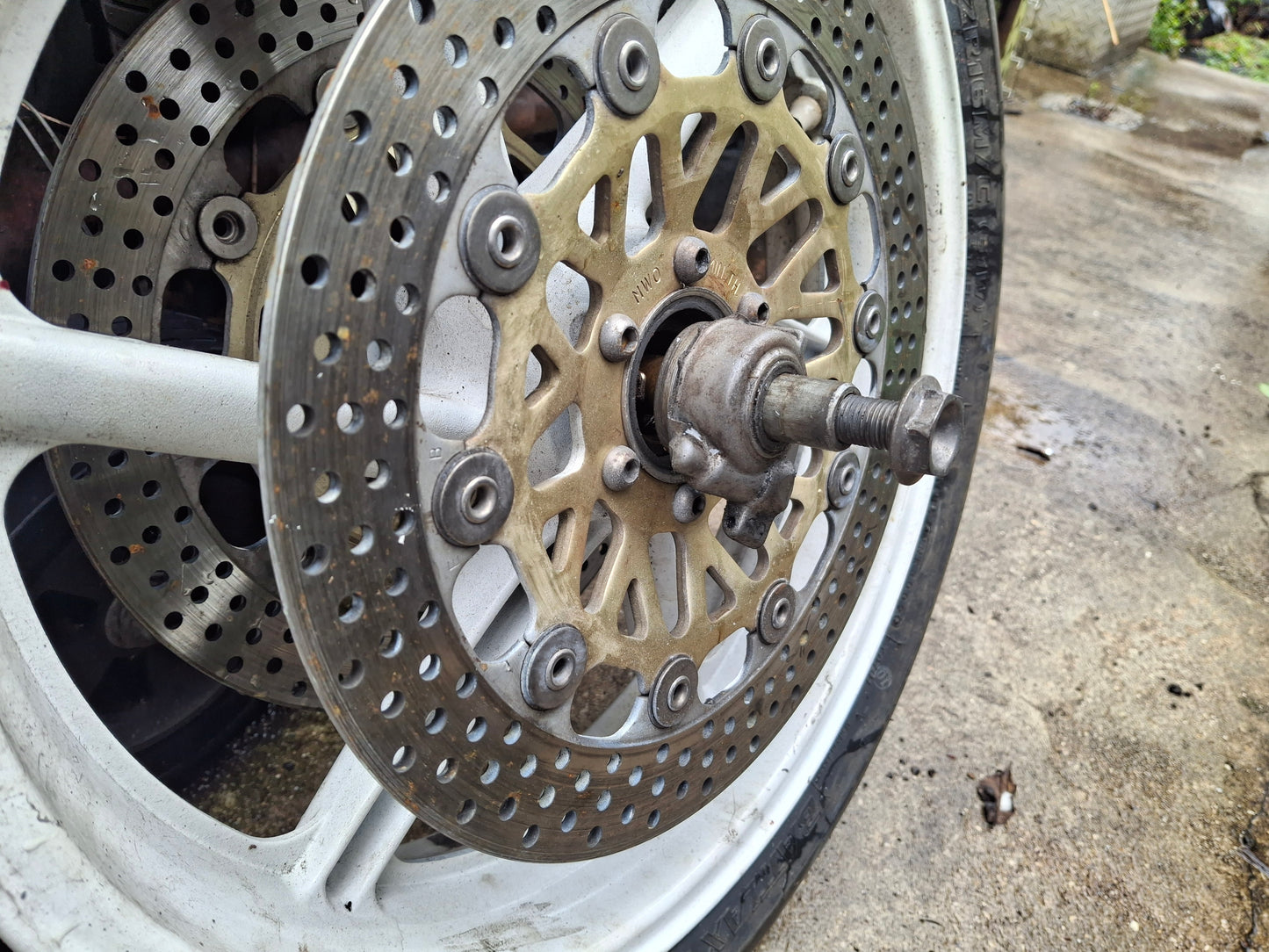 93 Honda CBR900RR Front Rim 900RR Wheel w Speedo Drive