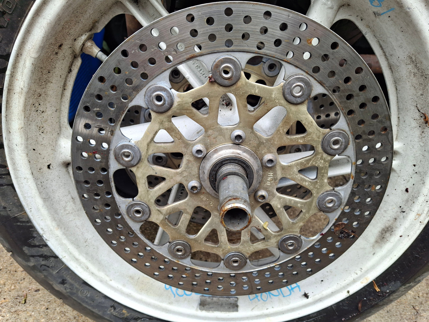 93 Honda CBR900RR Front Rim 900RR Wheel w Speedo Drive